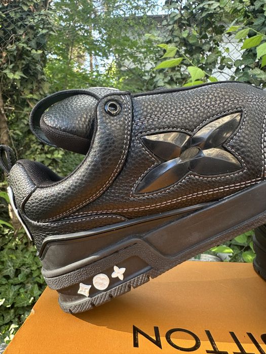 Lv  skates full black