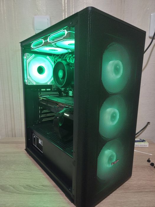 Ryzen 5 5600X / RTX 2070 SUPER / 16GB RAM / 512GB NVMe