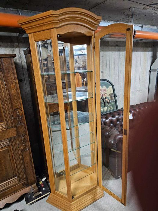 Витрина с осветление