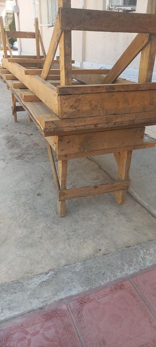 Taxtali Stol sotiladi
