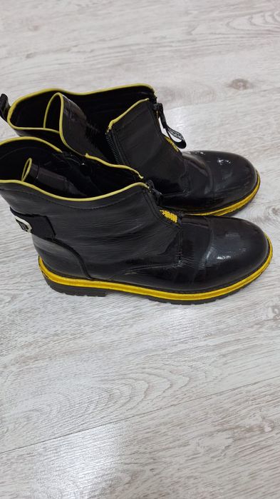 Продам сапожки весна-осень