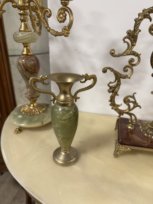 Set din onix si bronz - suport ceas, doua sfesnice si doua vaze