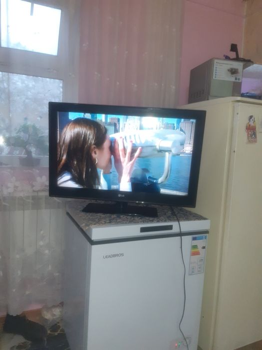 Продам телевизор LG