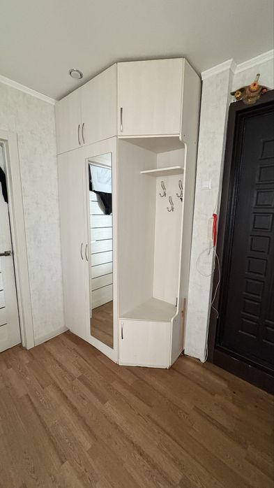 Продам шкаф в прихожую