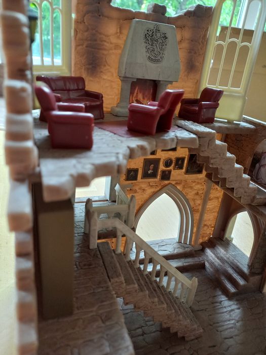 Замък Хари Потър + метални фигурки