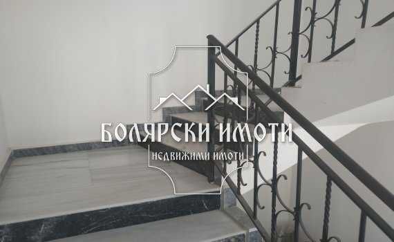 Дава се под наем Двустаен апартамент в Велико Търново, Център - 60 кв.м за 306 € - Снимка #11