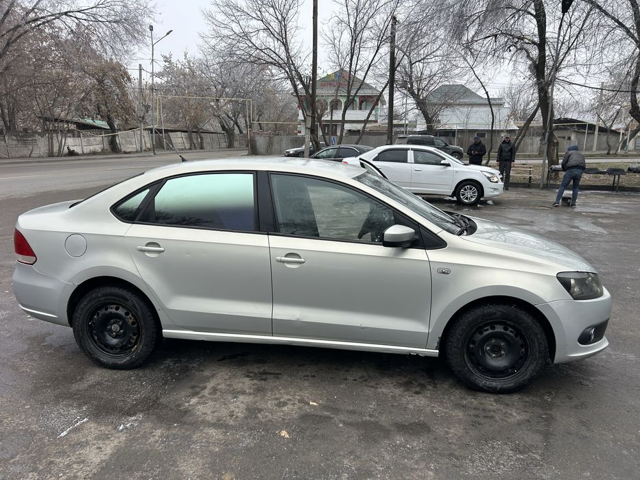 Volkswagen поло 2012 …..
