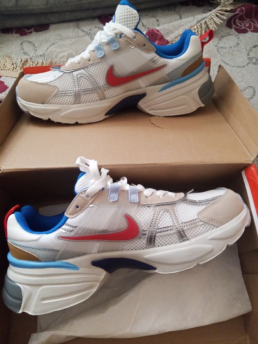 Продам кроссовки