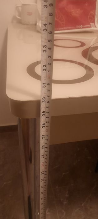 Masa bucătărie extensibilă + 3 scaune gratis dacă poate sa vina sa o