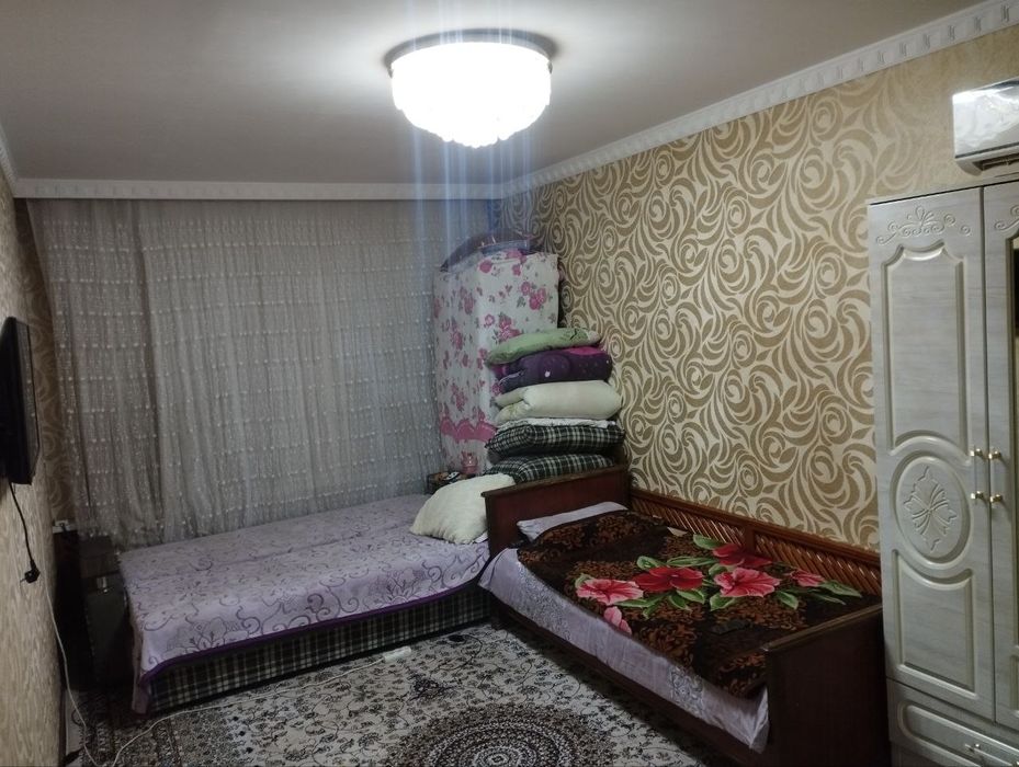 Продаю 2,5 сот Янгиабат 4 ком