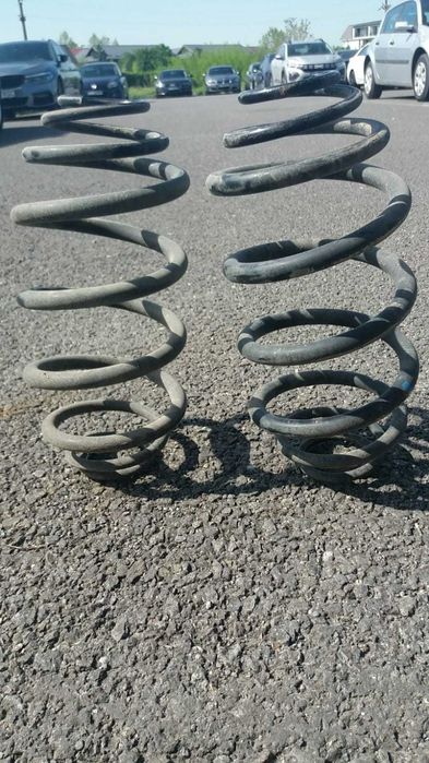 Vând arcuri/suspensii spate originale pentru Mercedes