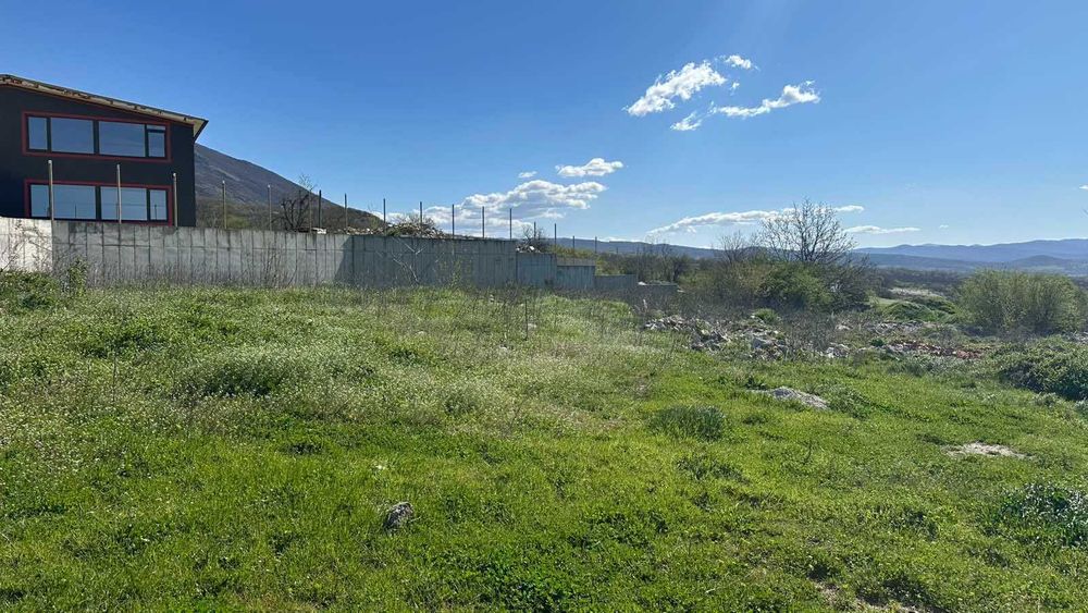 Продава се: Имот 1103 кв.м.,  в кв.Сушица, Карлово