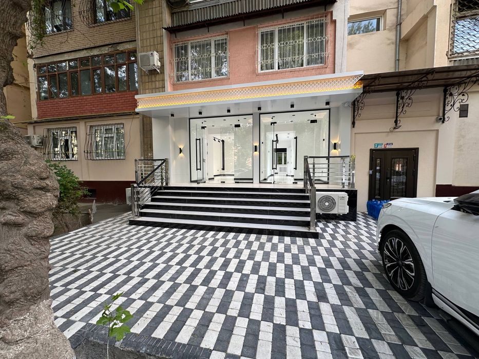 Мирабад | ЦУМ, Патрики | Коммерция 100м² Первая линия