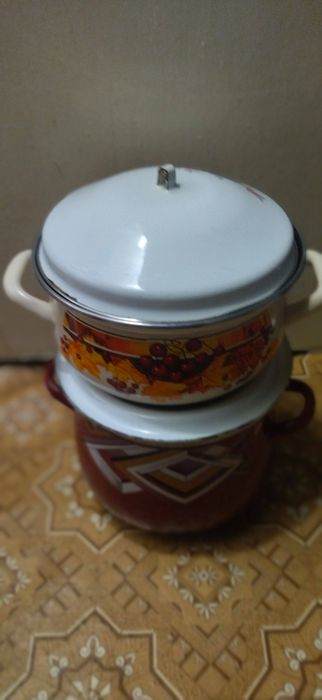 продам кастрюли с крышками