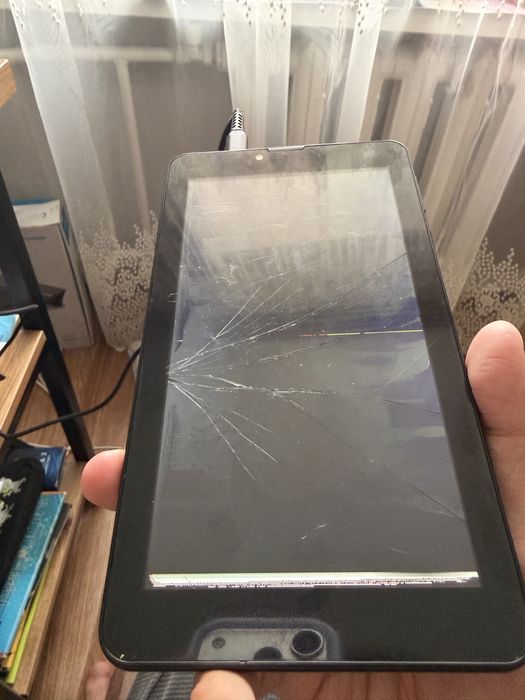 Планшет и телефон