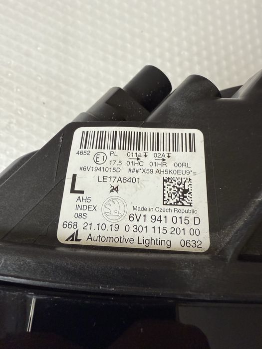 Фар ляв Skoda Fabia 3 facelift Шкода Фабиа Перфектен