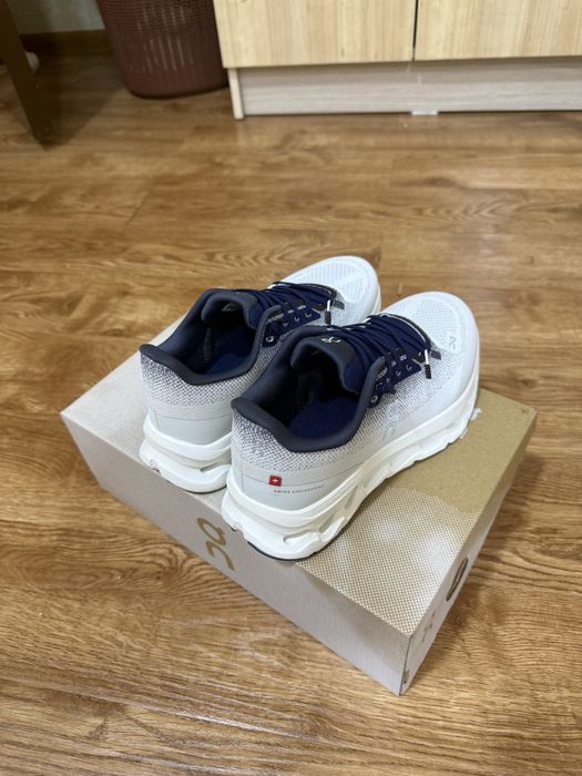 On Cloud кроссовка | 36-размер