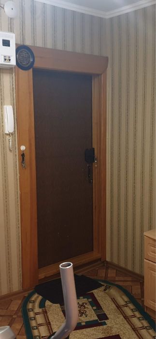 Продам дверь входную срочно