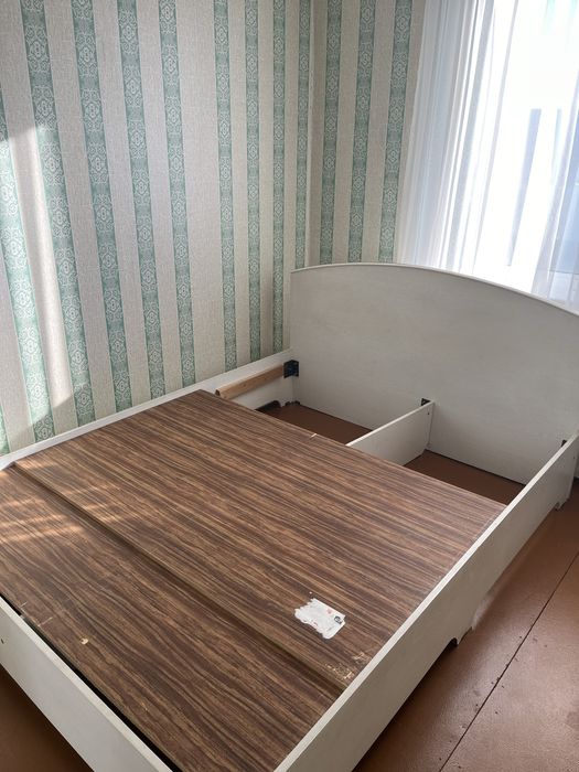 Продам спальный гарнитур