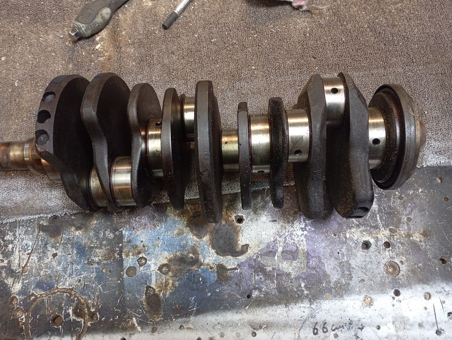 Коленчатый вал Мазда трибьют 2001