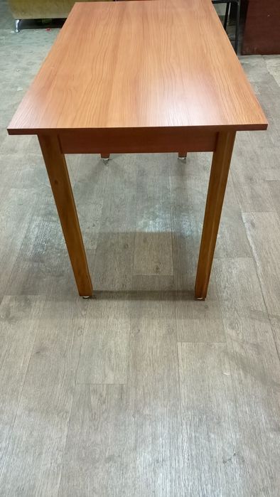 Табуреты, стулья, столы