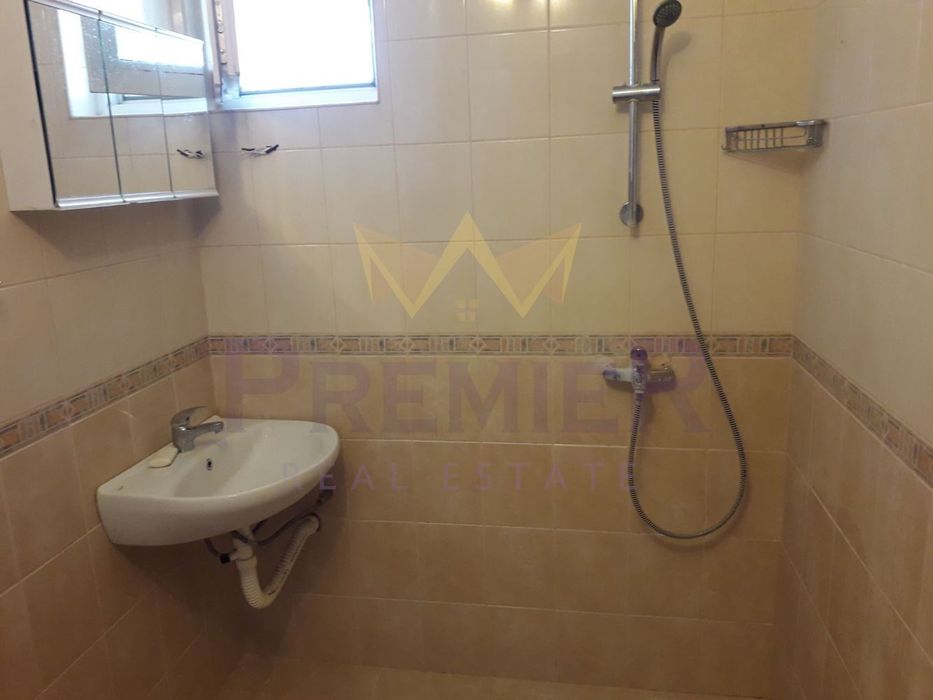 Етаж от къща, с. Звездица