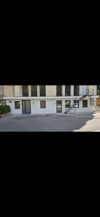 Persoana fizica vând spațiu comercial