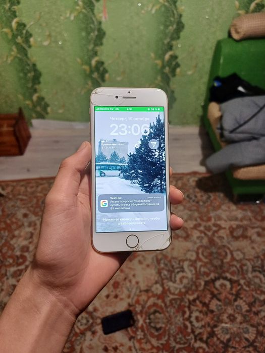 Продам оймен айфон 8