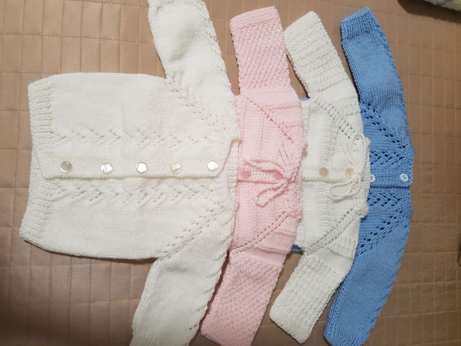 Бебешки плетени комплекти