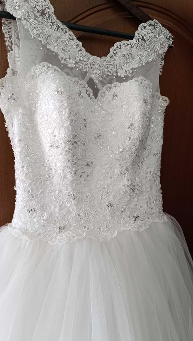 Свадебное платье 46 размера