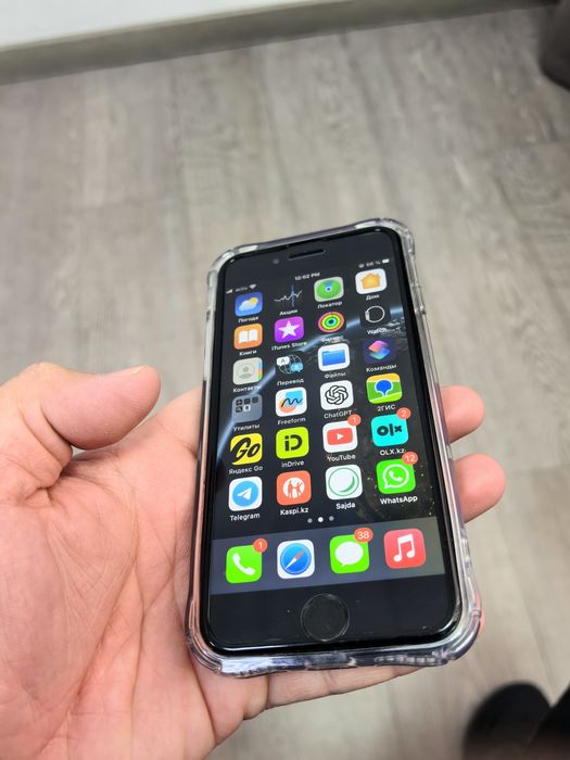 Продам iphone 8 64 гб