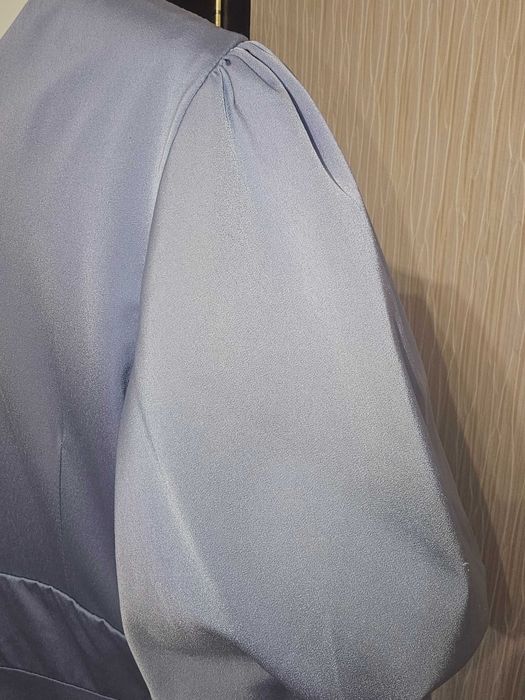 Платье от LICHI на 44-46 размер оригинал.