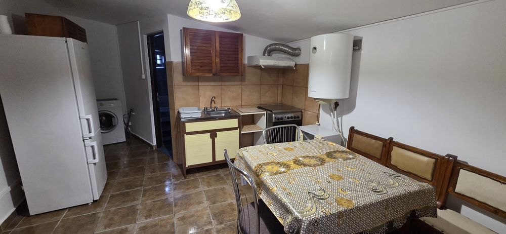 Închiriez garsonieră
