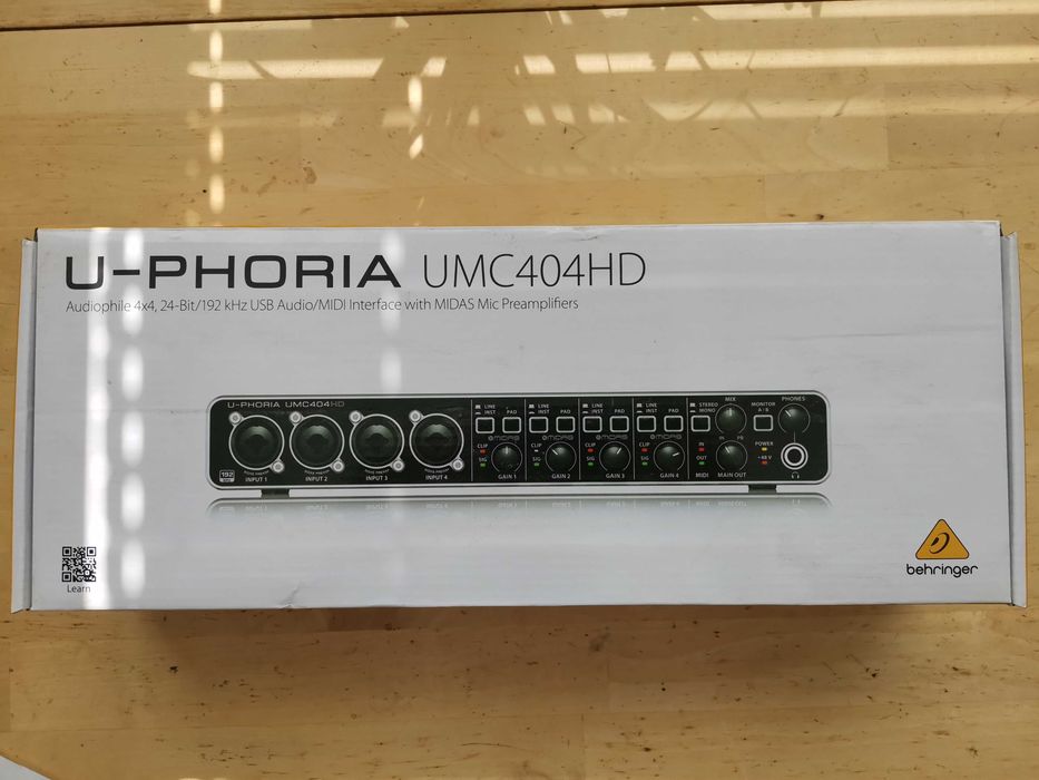 Behringer U-Phoria UMC204HD USB аудио интерфейс