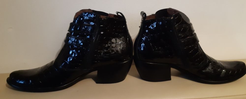 Cizmulițe de damă  .