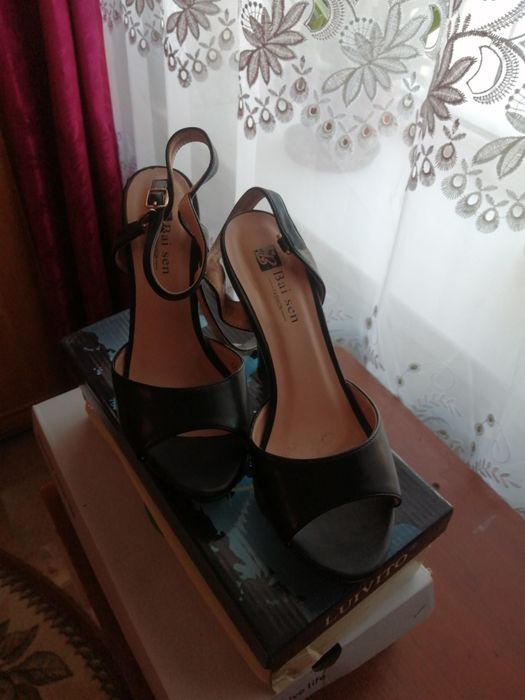 Обмен полу сапожки все разные .