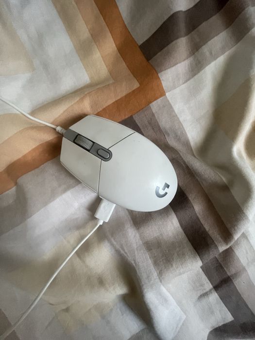 Logitech G203 LIGHTSYNC (бял цвят).