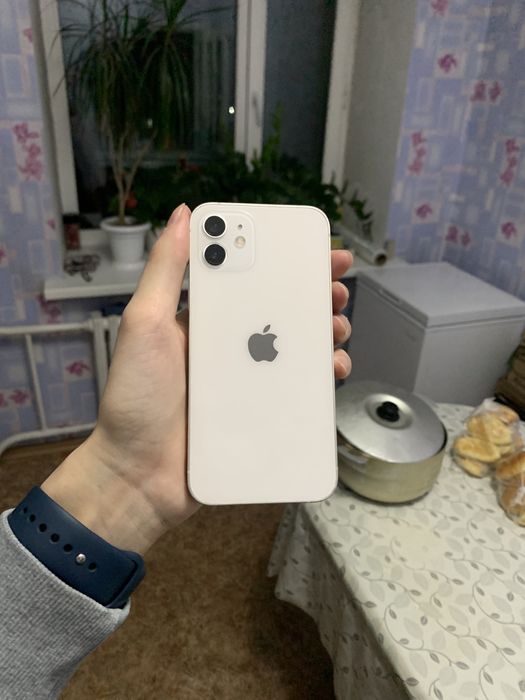 Продам Айфон 12 128gb