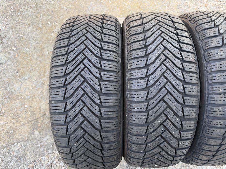 4бр. ОТЛИЧНИ Зимни Гуми С Борд 205/55R/16 -MICHELIN- DOT:4121- 7.0мм.+6.8мм.