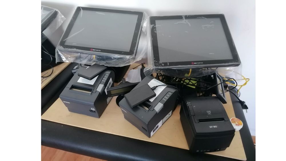 Vând PC All-In-One COLORMETRIX P1000 POS TouchScreen