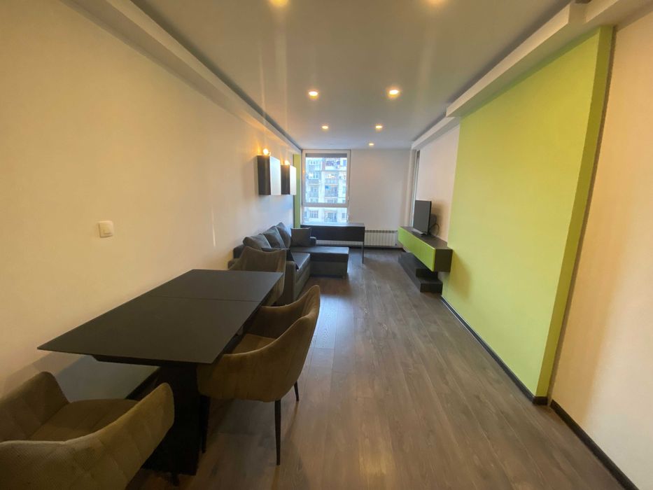 Двустаен апартамент под наем в ж.к. Младост 4