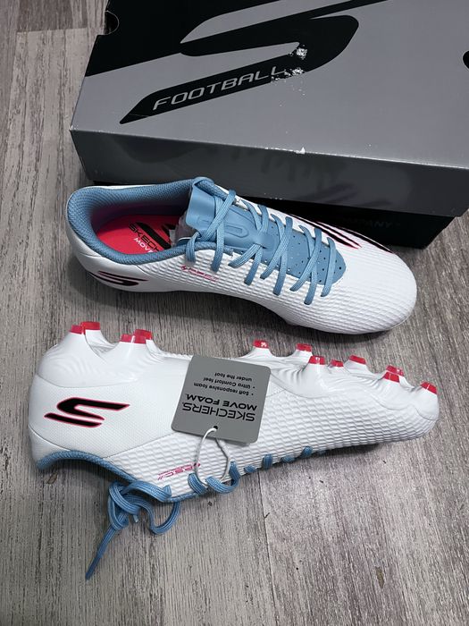 Ghete de fotbal cu crampoane Skechers noi nr.40 si 41