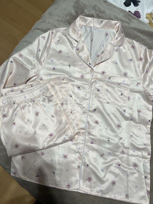 Нова пижама на цветя, размер S