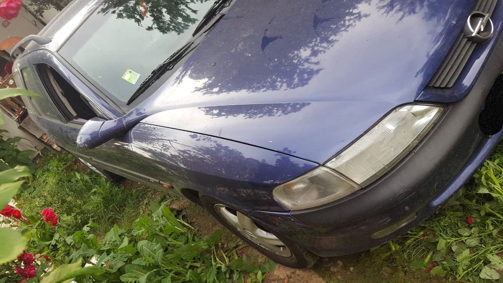 Opel Vectra 1.6-101k.c. - НА ЧАСТИ