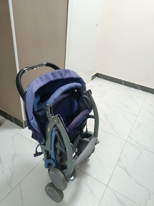 Продам прогулочную коляску Chicco comfort