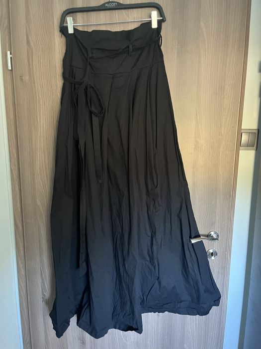 Дълга черна пола