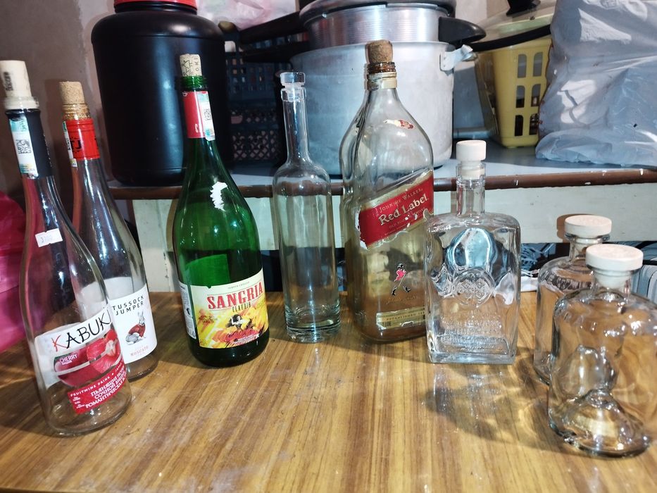 Банка 10л и бутылки