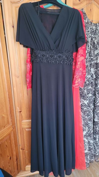 Vând rochițe de  ocazie