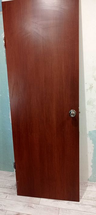 Продам межкомнатную дверь