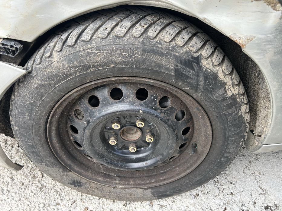 Тойота авенсис 2,2д 150кс на части/Toyota Avensis 2,2d 150ks na chasti